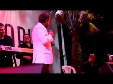 ملحم بركات يشتم احد العازفين