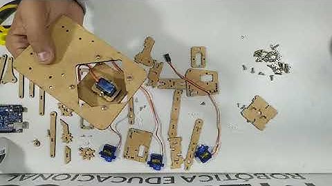 Montagem do braço robótico em MDF - 1 de 2