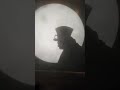 فن الظلال على شكل مدرس 