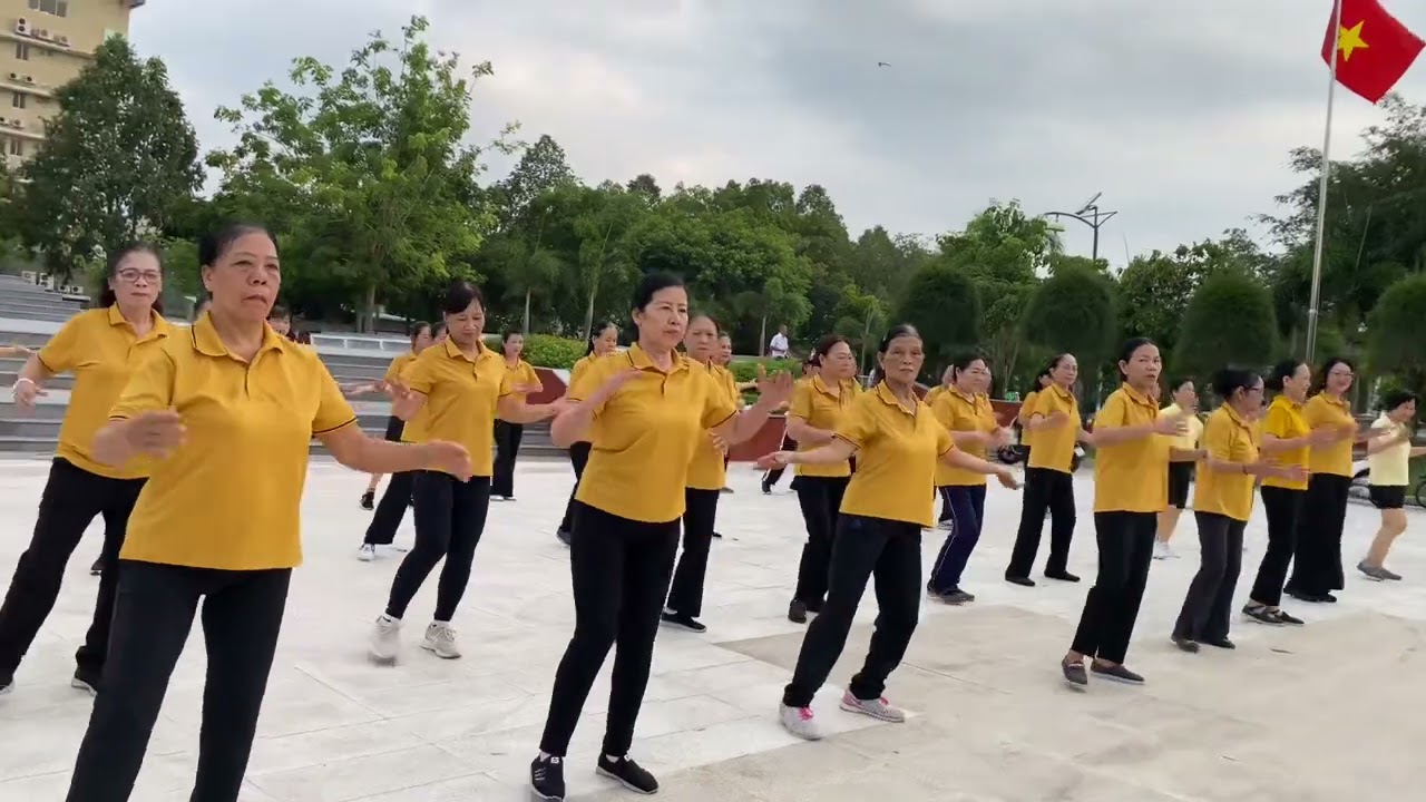 Tàu Anh Qua Núi. DV Xuân Hồng TN