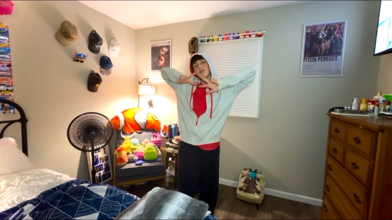 What Even Is This:( (room tour) 