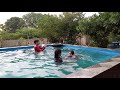 banho de piscina com os primos