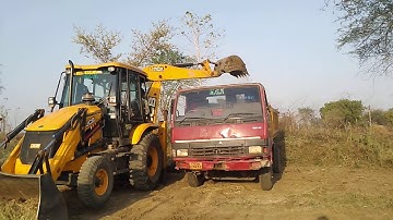 JCB Machine Cutting Mud and Loading in Dump Truck - JCB Backhoe Loader Working - JCB KHUDAI - JCB