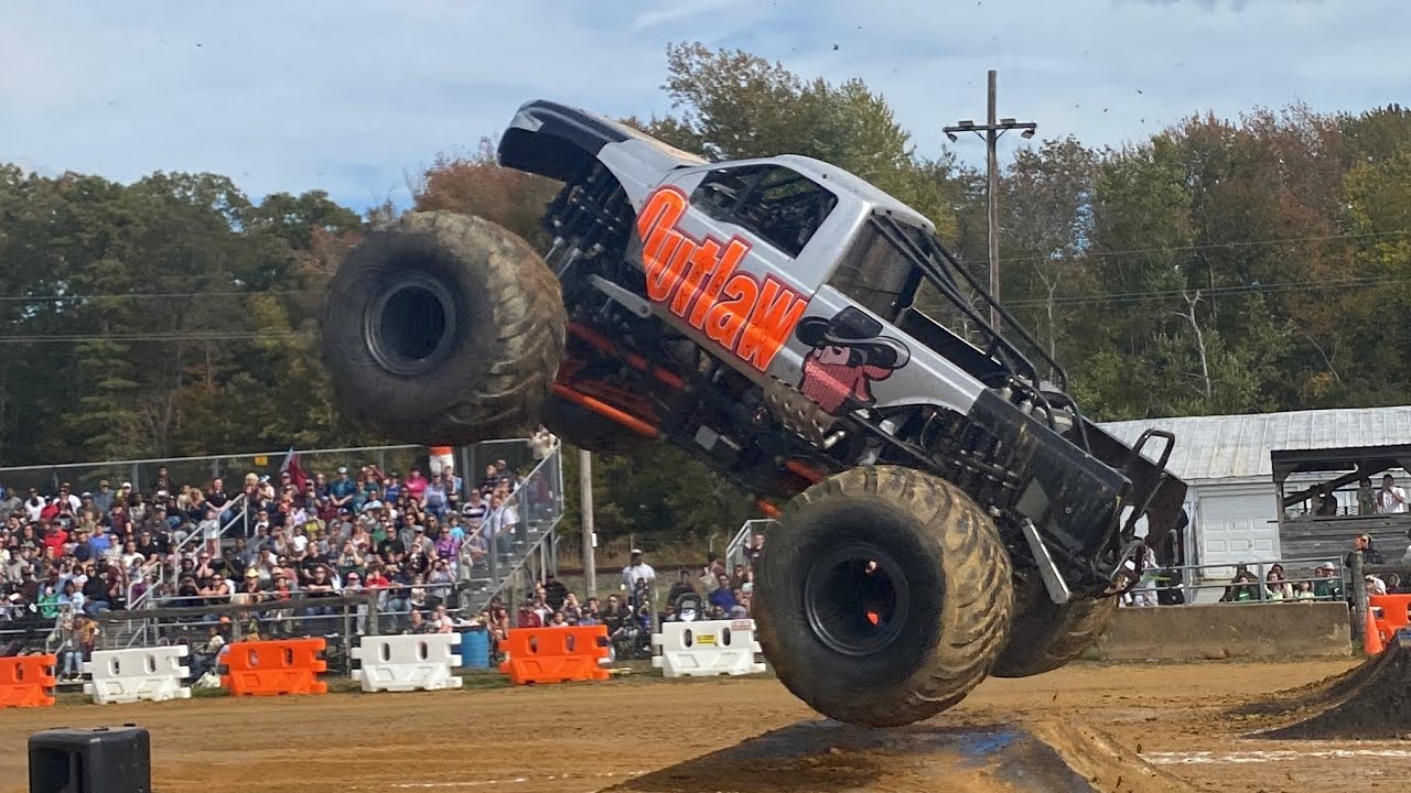 Monster Truck Wars in Person!