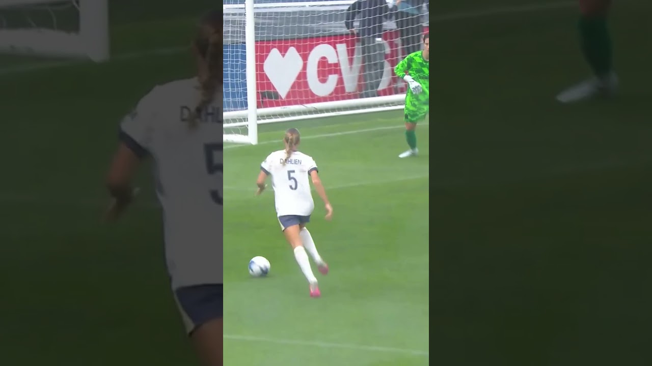 Maddie Mercado finishes a fine Seattle move from close range‼️ #nwsl