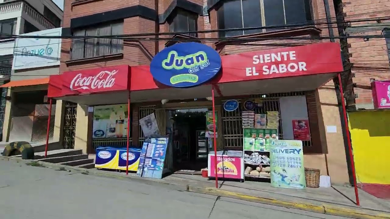 Subiendo a la ciudad de El Alto por la Avenida Mario Mercado