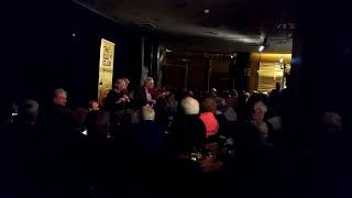 Tony Mac Mahons Birthday Party
To celebrate Tonys 80th birthday two friends from the past and former members of The Chieftains...Michael Tubridy (Flute) & Seán Keane (Fiddle) play a lovely selection of reels. Recorded at the Clé Club,Liberty Hall, Dublin 17th April 2019. Our heritage of Irish Music the tunes our Fathers loved. Tony Mac Mahons Birthday Party