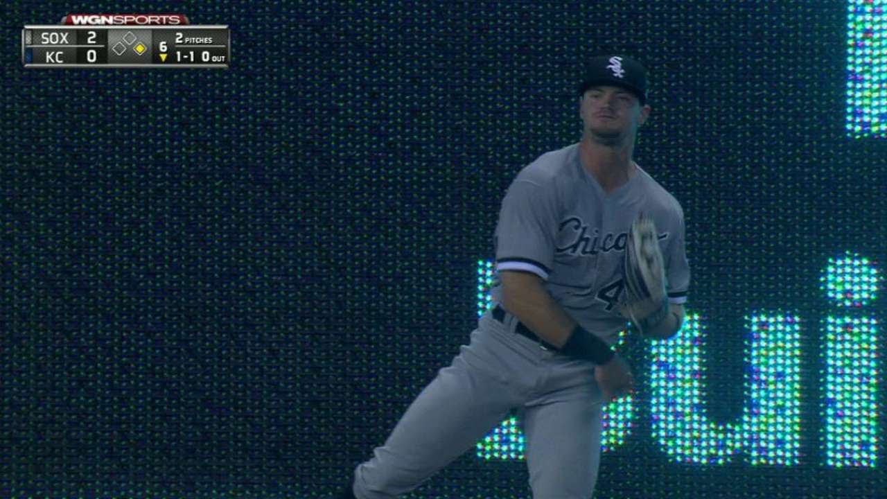 CWS@KC: Engel extends to rob Hosmer of extra bases