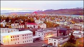 BRIGHT UFO LANDS IN TOWN IN ICELAND - 100% REAL FOOTAGE