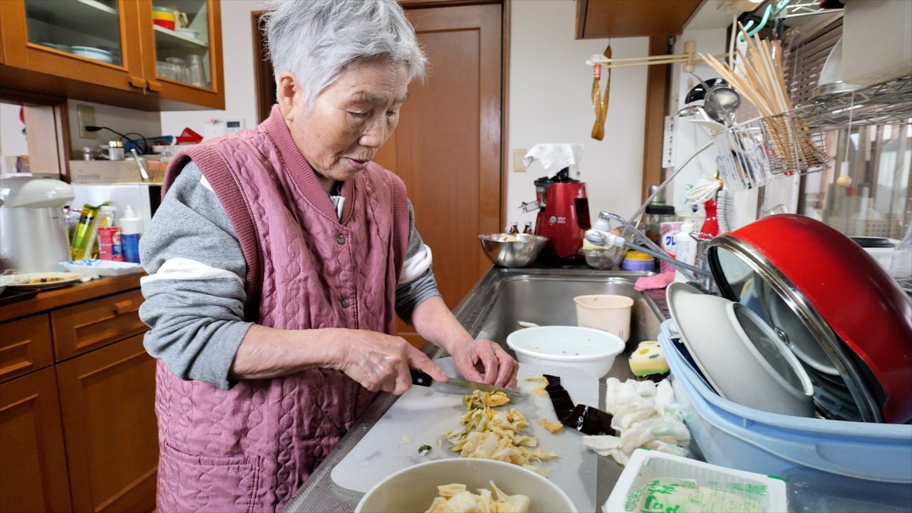 Уже 50 лет японская бабушка каждое утро готовит мисо-суп