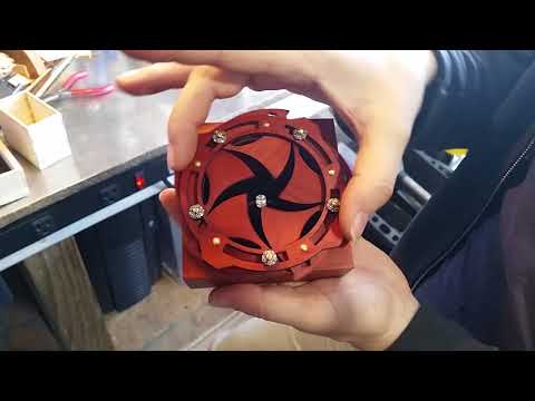 Medium Iris Ring Box