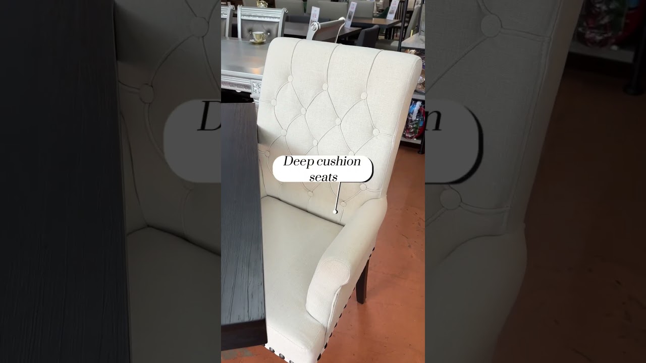 We love a beautiful elegant dining table 😋 