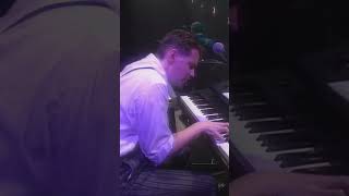 The Notting Hillbillies performing Run Me Down live in October 1990
