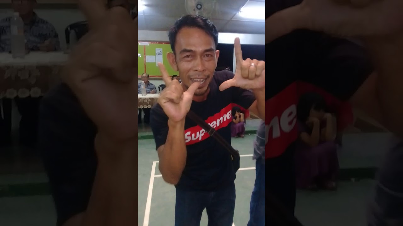 Semina duduk berimbai karoke cover by SAMMY SPITFIRE..gawai tahun lepas punya video...