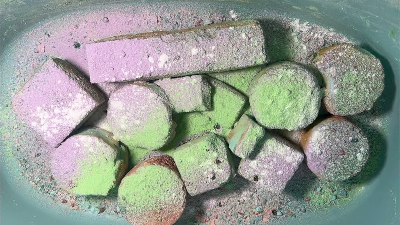 Gym chalk reforms with soft powder dusting crush asmr - YouTube
