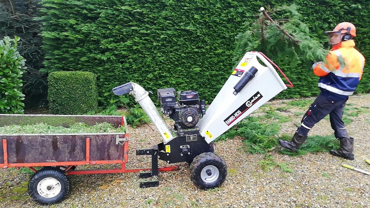 Just Chipping Wet Conifer On A Rainy Day YouTube