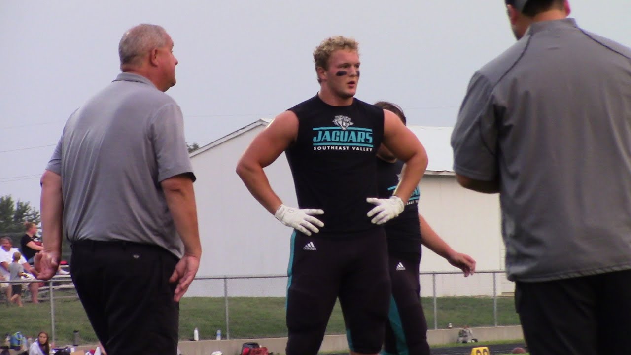 Iowa 2022 fourstar DE commit Aaron Graves vs. Hampton Dumont YouTube