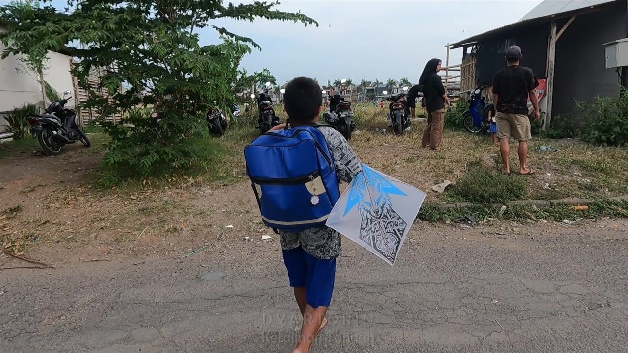 King Hasbi berburu & adu layangan