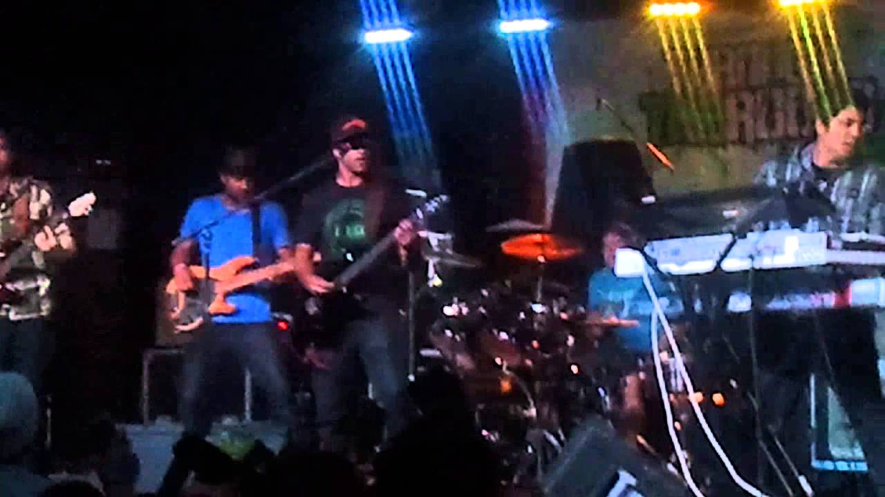 Intro Dancing In The Rain  - Through The Roots