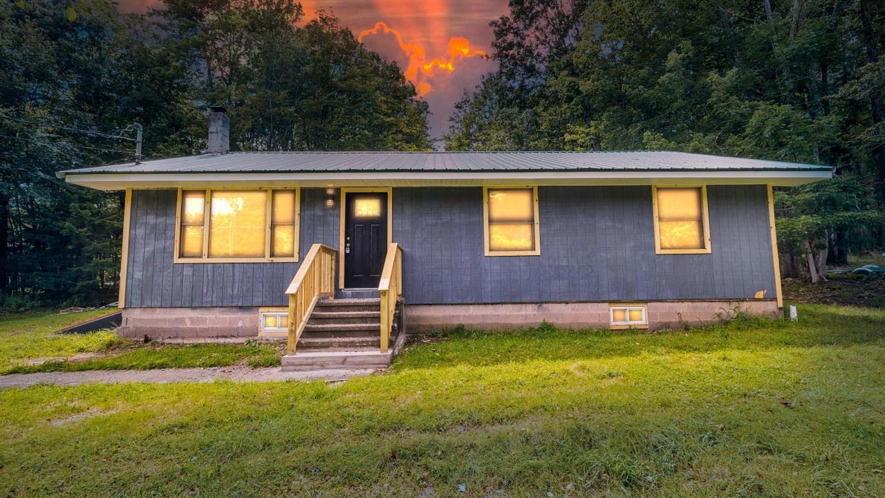 71 Sandy Beach Rd, Clifton Township, PA