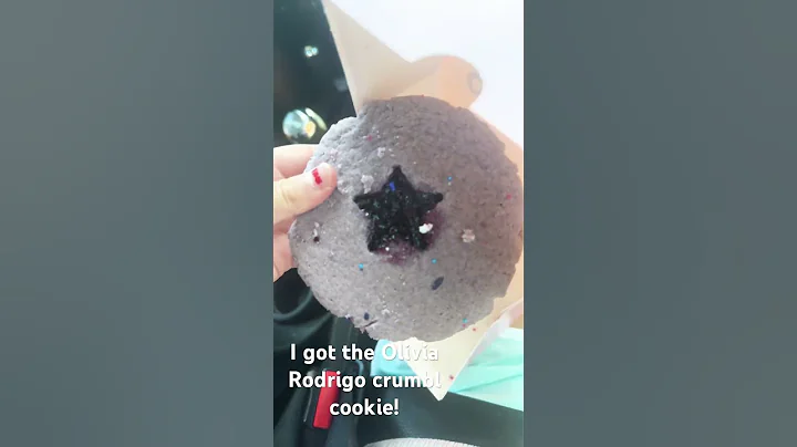 #oliviarodrigo #crumblcookies I got the new Olivia Rodrigo crumbl cookie!