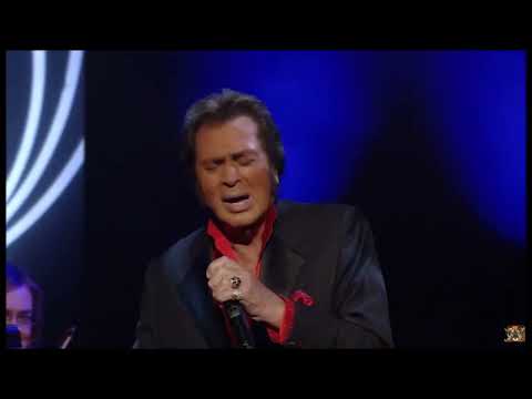 02.Engelbert Humperdinck In Hawaii 2018 - My World (Il Mondo) -