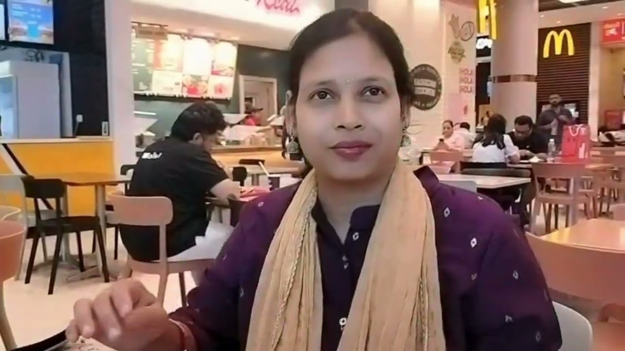 No kitchen. No cooking. Just mall food and good mood!