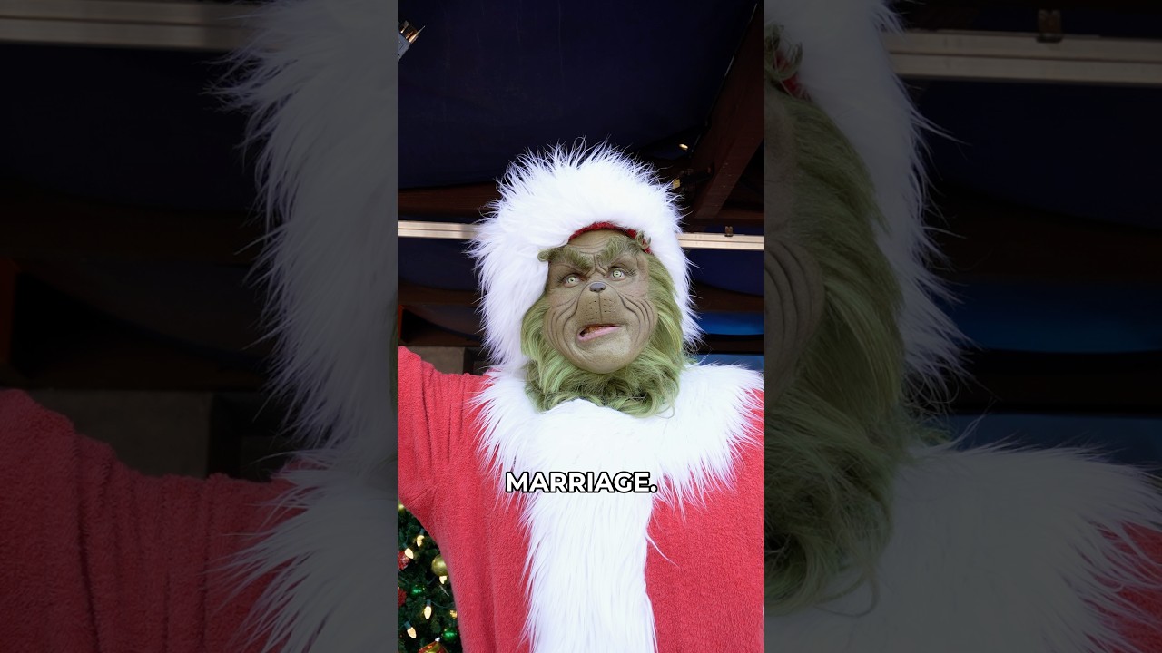 Grinch ROASTS the Mayor's Marriage Proposal at Universal Studios! 