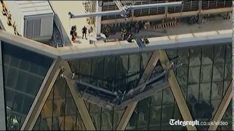 Window cleaners rescued from New York skyscraper