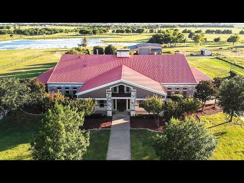 10-000-square-foot-texas-bar…