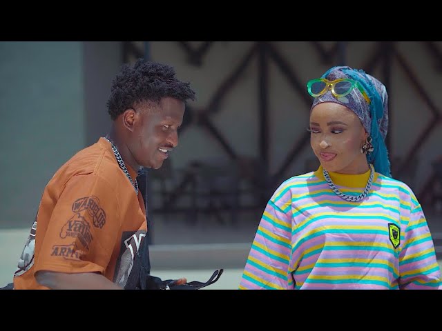 Guarda Hussaini M Pizzah - Sisi (Official Video) (Hausa Latest) su YouTube Guarda Hussaini M Pizzah - Sisi (Official Video) (Hausa Latest) su YouTube