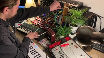 Eurorack Behringer Neutron, Micro Granny, Yamaha VSS-30, Moog Mother-32