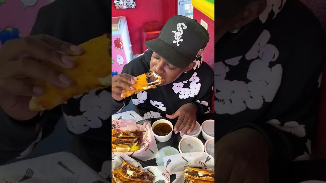 Forgot I still had the grillz on😂