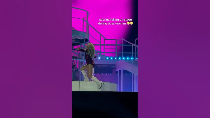 Sabrina Carpenter Falls during Busy Woman at Hyde Park BST #sabrinacarpenter #BST #Hydepark