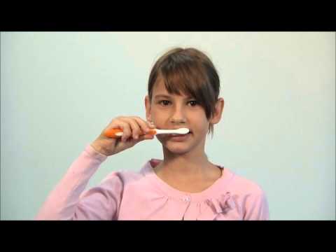 Детская зубная щетка Curaprox Sensitive young Сенситив Янг (Видеообзор)