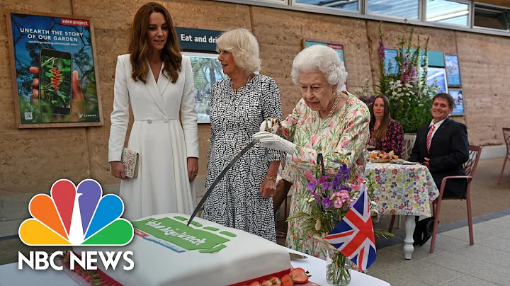 Queen Insists On Using A Sword To Cut Cake At Meet...