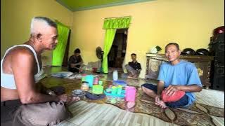 Suku bugis dikalimantan banyak yang berprofesi pembuat gula kelapa