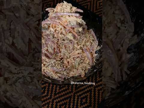 Салат быстрее некуда с колбасой и сыром. Готовиться за считаные минуты