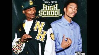 Snoop Dogg & Wiz Khalifa - You Can Put It In a Zag, I'mma Put It In a Blunt