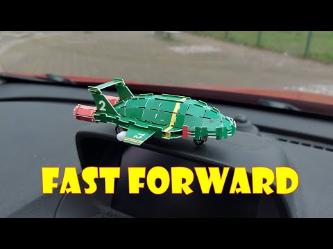 Thunderbirds 2 Plastic clockwork kit by Tobar FAST FORWARD