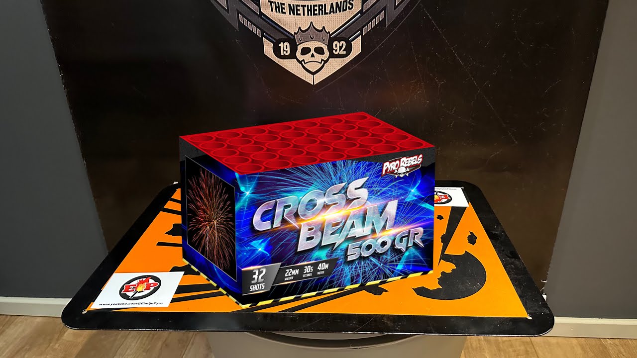 Crossbeam : Vuurwerkmania : 32 Shots : 22mm : 500 Gram : Huisman Vuurwerkdemo