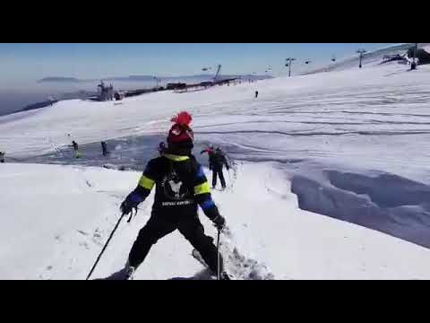 Vídeo: Ven Y únete Al Culto De Esquiar La Montaña Yeti