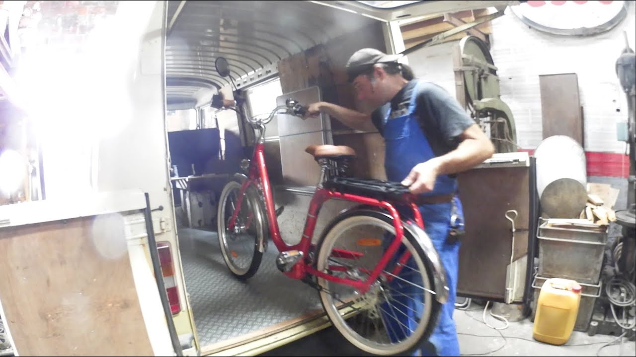 Support sacoche pour vélo Peugeot ELC01 26" avec panier arrière - YouTube