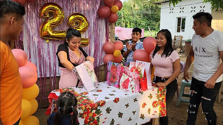 MANUELA abri todos sus REGALOS ella No poda creer ...