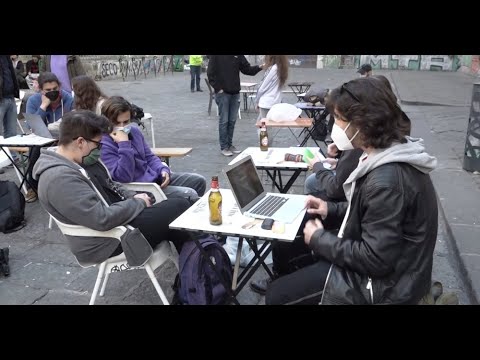 Napoli - Studenti dell'Orientale protestano con sala studio all'aperto (21.04.21)