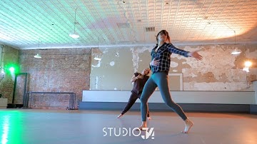 Flowers by Miley Cyrus | True Beginner Dance Class with Jules Downum