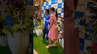 Shama Ander With Drunk Fans