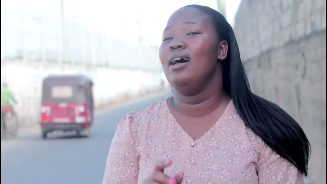 Hellen Kambarage - usiogope (Official Video)