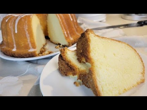 Holiday Sour Cream Pound Cake – Can't Stay Out of the Kitchen