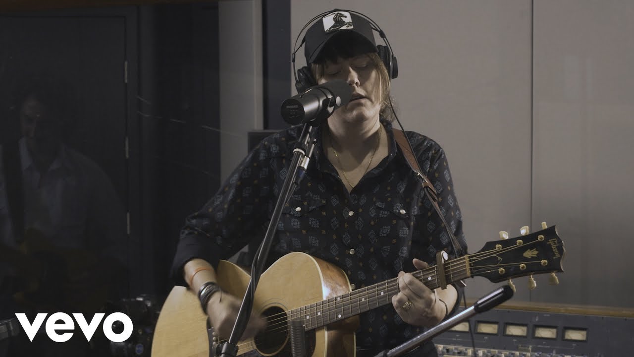 Toria Richings - Fire (Official Music Video)